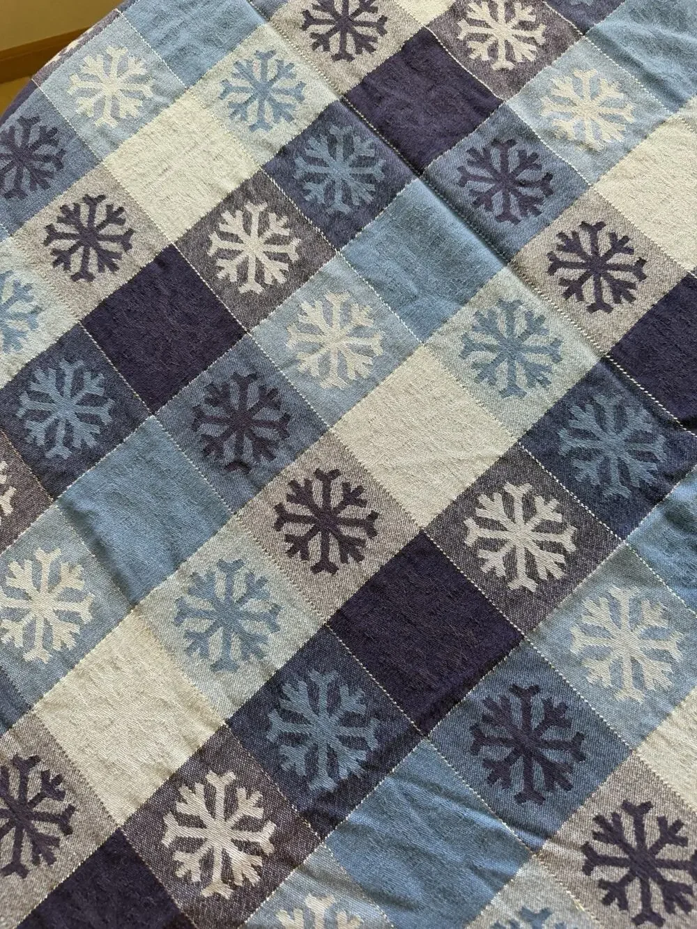 Blue Snowflake & Silver Christmas Tablecloth Avon Home 72x50 W/ Oval Curv Edges